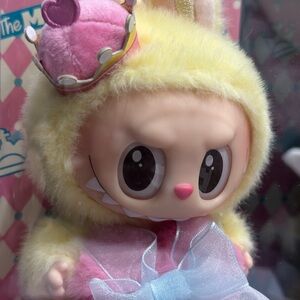 ✨ POP MART – The Monsters “Let’s Checkmate” Vinyl Plush Figure ✨